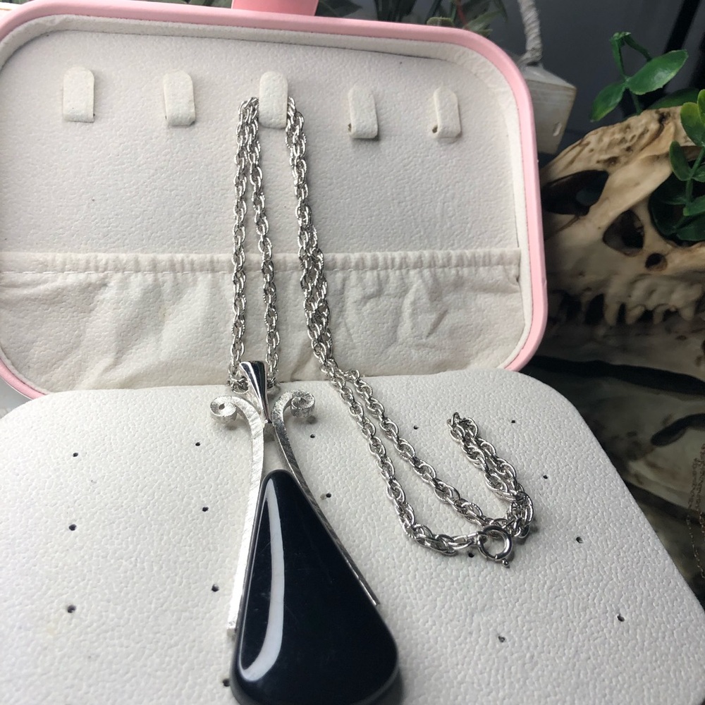 VINTAGE Avon Chrome and Black Teardrop Necklace